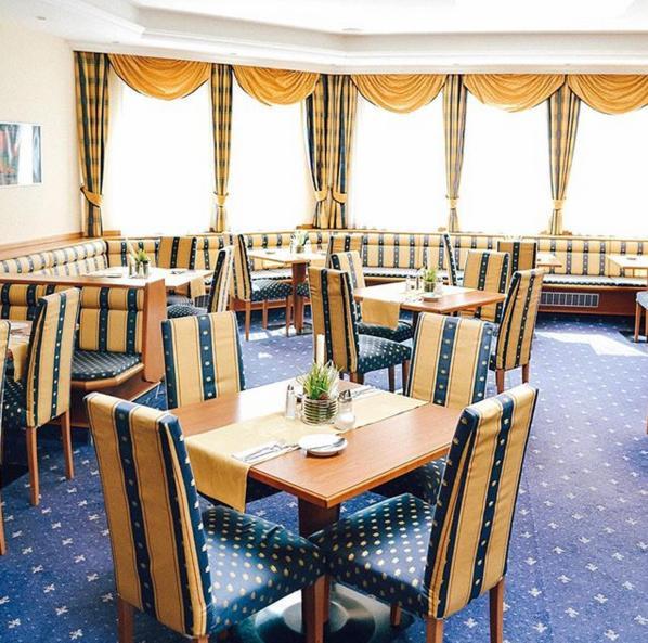Hotel Alexandra Wels Bagian luar foto