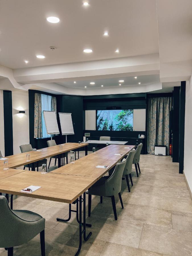Hotel Alexandra Wels Bagian luar foto